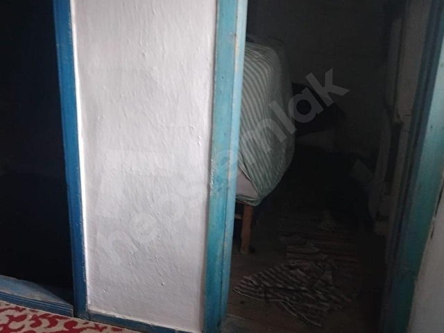 ŞİRİNCE MERKEZDE TARİHİ KONAK – SATILIK AVLULU EV - Görsel 13