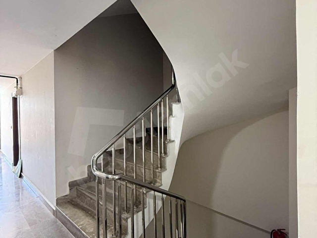 KARAKAYALARDA HAVUZLU SİTE İÇERİSİNDE 2+1 KİRALIK DAİRE !! - Görsel 11