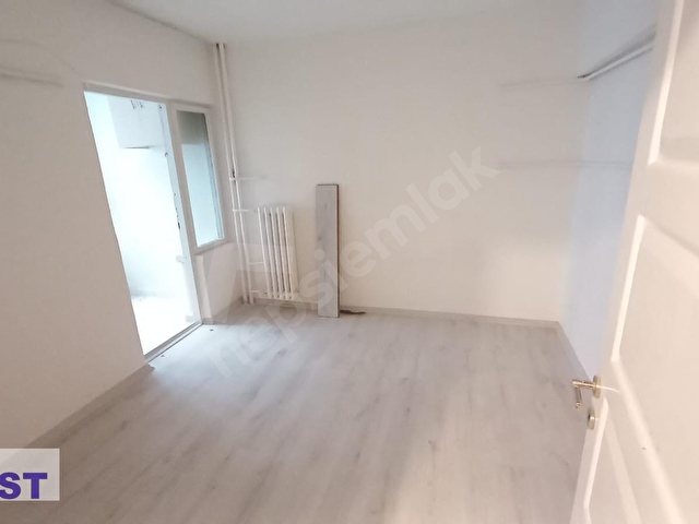 DOSTTAN BEŞTEPEDE ZÜBEYDE HANIM CADDESİ ÜZERİNDE ÇOK BAKIMLI   ALTINDA DAİRE OLAN 2+1  MERKEZİ SİSTE - Görsel 5