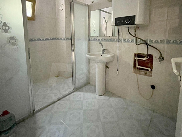Bayraklı Onur Mahallesinde Kapalı Mutfak Kiralık 3+1 Daire - Görsel 8