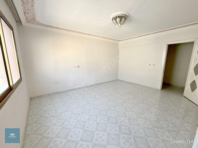 Bayraklı Onur Mahallesinde Kapalı Mutfak Kiralık 3+1 Daire - Görsel 3