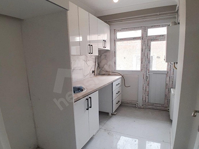MÜSLÜM EMLAKTAN GÜMÜŞPALADA 2+1 METROBÜSE YAKIN ARA KAT DAİRE - Görsel 13