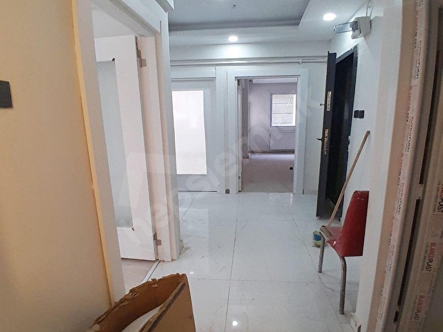 MÜSLÜM EMLAKTAN GÜMÜŞPALADA 2+1 METROBÜSE YAKIN ARA KAT DAİRE - Görsel 7