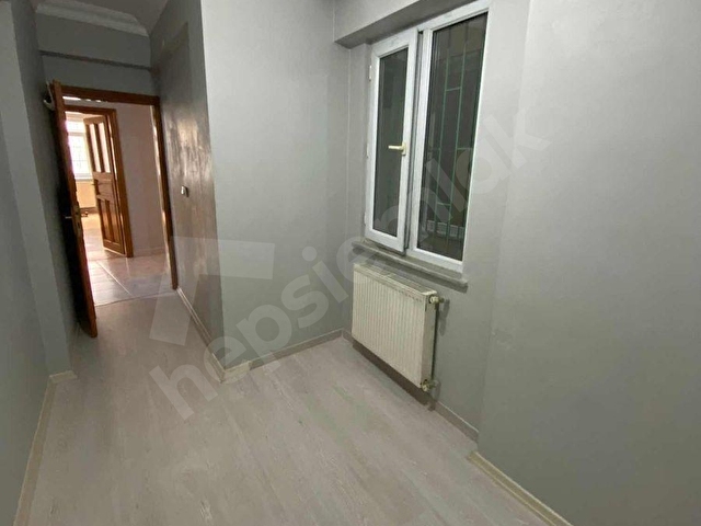 BAYRAMPAŞA HÜRRİYET SOKAKTA 3+1 KİRALIK DAİRE ! - Görsel 2