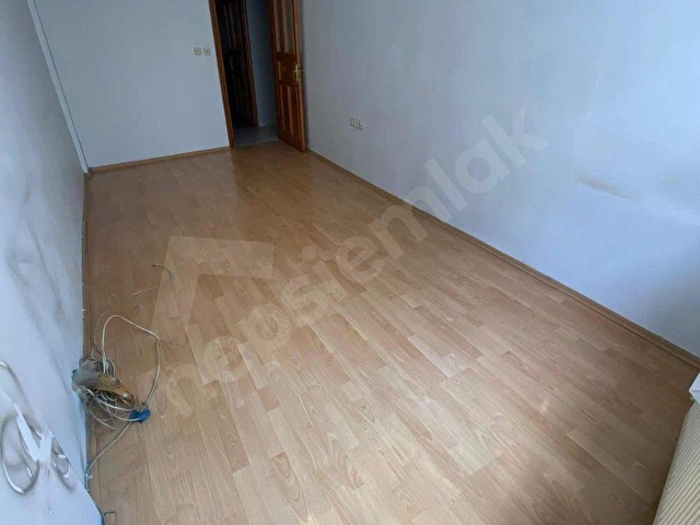 BAYRAMPAŞA HÜRRİYET SOKAKTA 3+1 KİRALIK DAİRE ! - Görsel 8