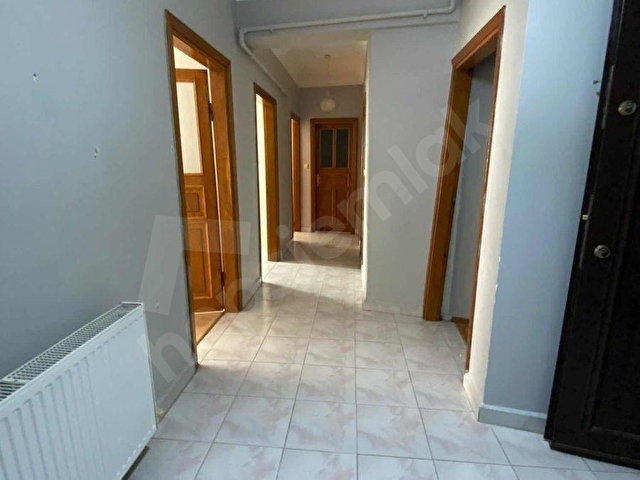 BAYRAMPAŞA HÜRRİYET SOKAKTA 3+1 KİRALIK DAİRE ! - Görsel 13
