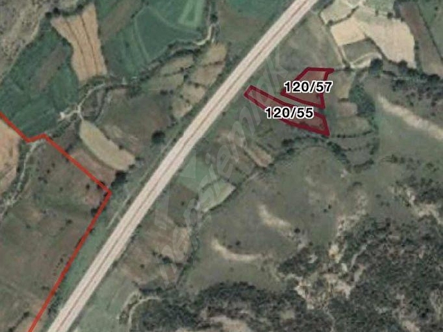 ANAYOL ÜZERİ MUHTEŞEM TARLA 3000m2 ve 2606 m2 - Görsel 3