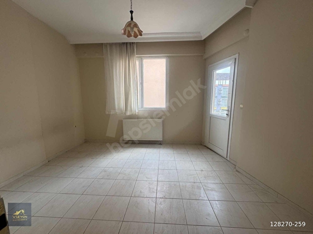 Üniversite Evlerinde Ana Cadde Üzeri Geniş Apart Daire - Görsel 8