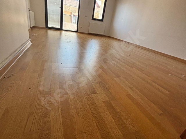 Eminden,Bağlarbaşı Evleri,K. Garaj,Asansör,çift banyo,VİDEOLU