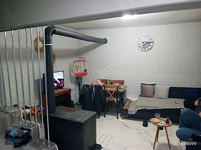 AYVALIK MERKEZDE TERASLI 2 KATLI 2+1 MÜSTAKİL KAGİR EVİ - Görsel 4