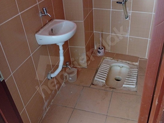 Topçu mahallesinde. Her işe uygun kiralık dükkan - Görsel 16