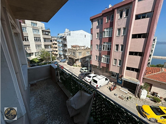 BANDIRMA HACIYUSUFTA ARA KAT ÖN CEPHE BALKONLU KİRALIK 2+1 DAİRE - Görsel 6