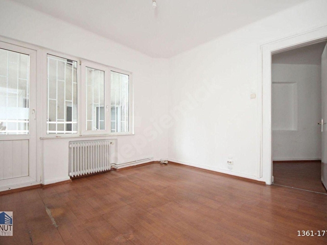 KONUT REALTY | Gümüşsuyunda Balkonlu 2+1 Yüksek Tavanlı Daire - Görsel 10