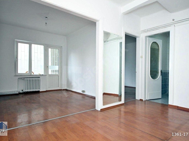KONUT REALTY | Gümüşsuyunda Balkonlu 2+1 Yüksek Tavanlı Daire - Görsel 8