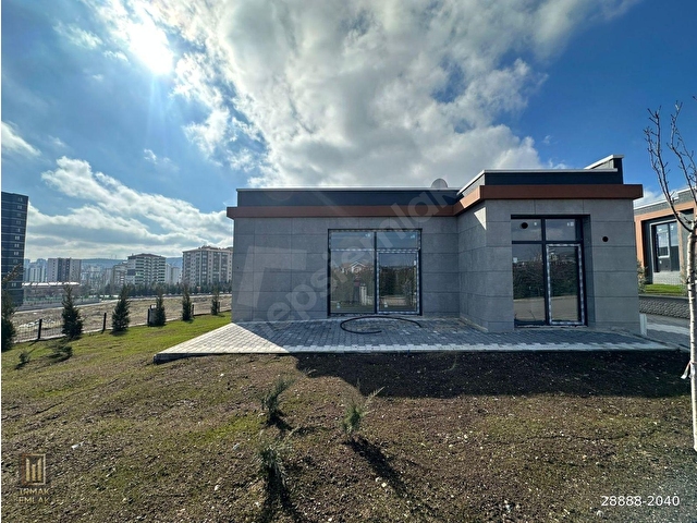 Bağlıcanın En Nezih Bölgesinde Tek Kat 4+1 Satılık Villa - Görsel 2