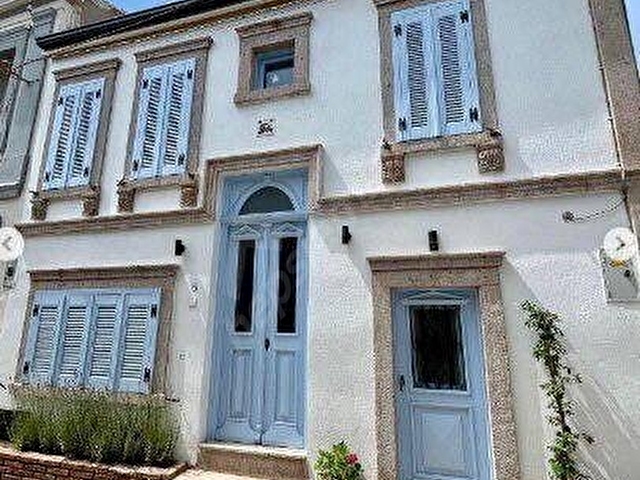 Ayvalık Macaronda Teraslı, Yenilenmiş Tarihi Rum Evi