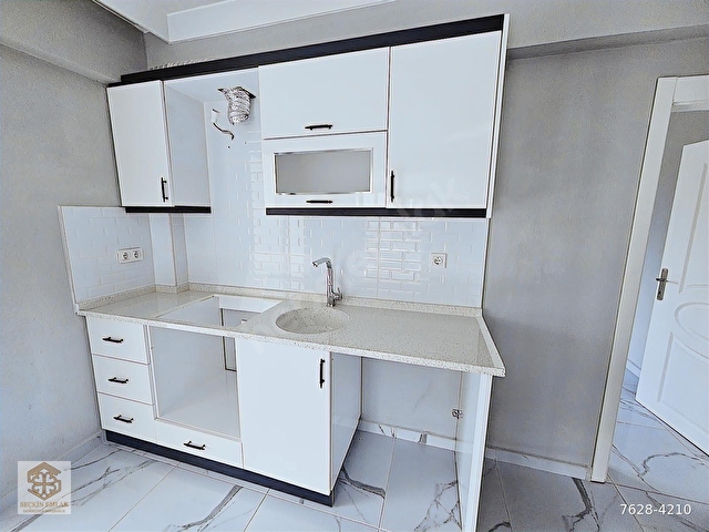 AVŞA DEĞİRMENARDINDA NEZİH BÖLGEDE BAHÇELİ 2+1 SATILIK DAİRE - Görsel 11