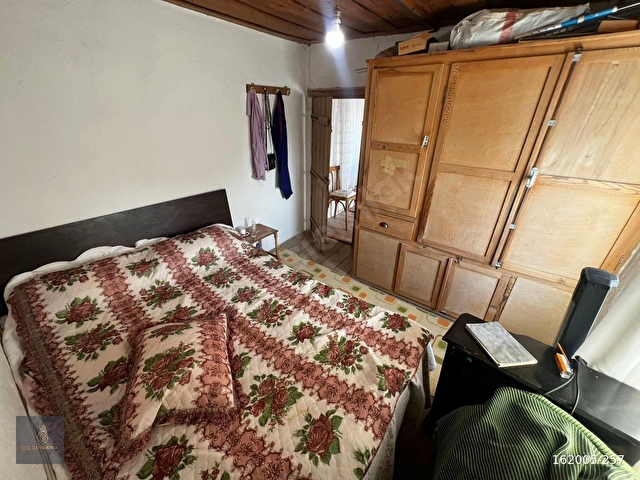 ▀GÜÇTEN ÇAMLIBELDE GENİŞ BAHÇE KULLANIMLI 2 BLOK AVLULU KÖY EVİ - Görsel 7