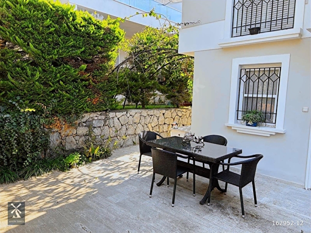 Alaçatı da Satılık Havuzlu site içi villa - Görsel 4
