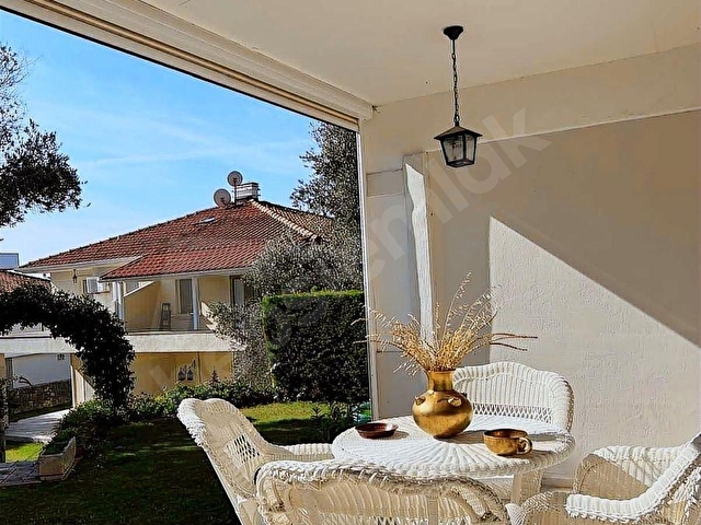 Alaçatı da Satılık Havuzlu site içi villa - Görsel 17
