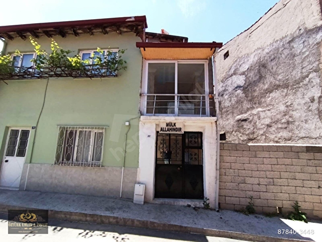 AFYON ÖZTÜRK EMLAKTAN ÇARŞI MERKEZDE 3+1  KİRALIK DAİRE