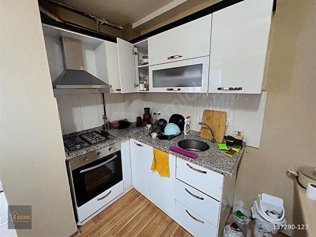 PİRİ REİS KONUTLARINDA KİRALIK EŞYALI ARA KAT 1+1 DAİRE - Görsel 10