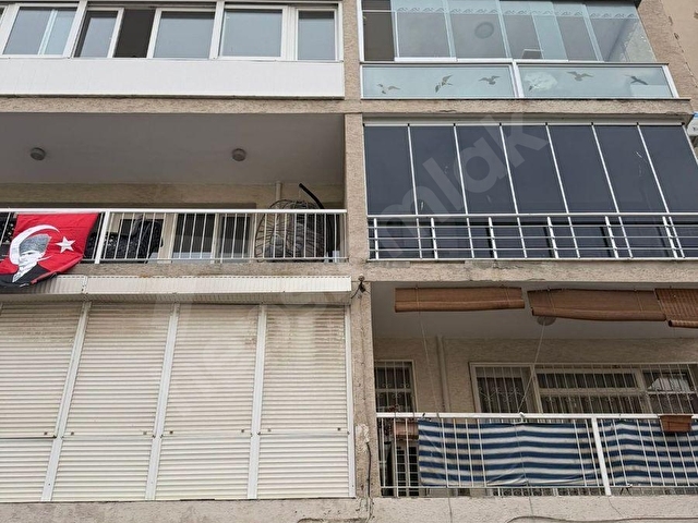 Bostanlıda Merkezi Konumda Ara Kat 3+1 Kiralık Daire