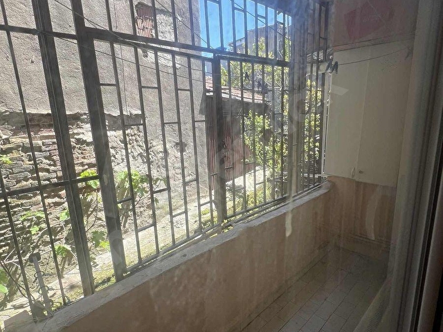 Kocamustafapaşa ışgırlak sokak giriş kat 1+1 hisseli tapu - Görsel 7