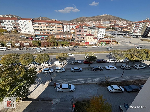 KONUT ER EMLAKTAN MERKEZİ KONUMDA KİRALIK 3+1 EŞYALI DAİRE - Görsel 8