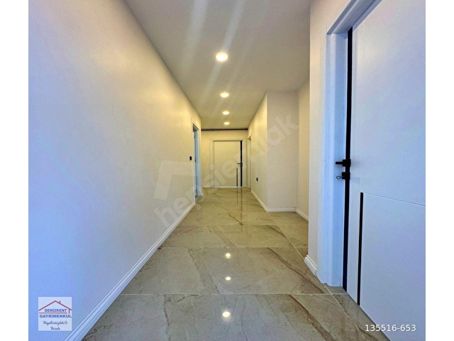 KAVAKLI MAHDE DENİZ MANZARALI SIFIR KİRALIK 2+1 ARAKAT DAİRE - Görsel 4