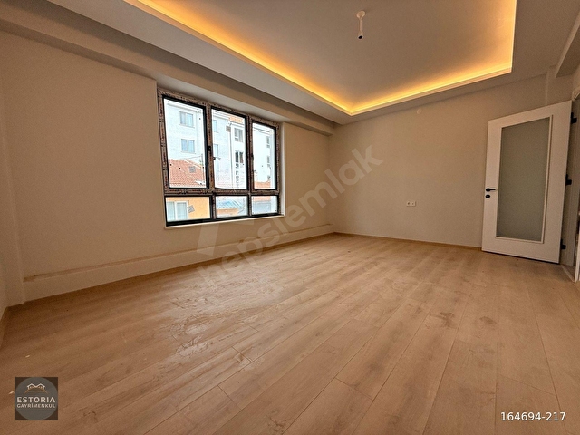 ESTROIADAN YÜKSEK KREDİLİ Y.ISITMA EBEVEYN BANYOLU 2+1 DAİRE