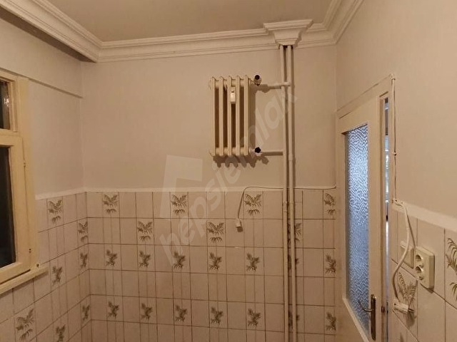 KADIKÖY BAHARİYEDE 3+1 BALKONLU OTOPARKLI İYİ KONUMDA SATILIK DAİRE - Görsel 6