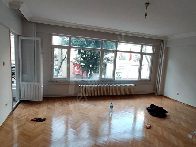 KADIKÖY BAHARİYEDE 3+1 BALKONLU OTOPARKLI İYİ KONUMDA SATILIK DAİRE - Görsel 9