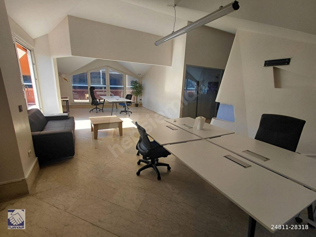 Mecidiyeköy merkezde Çelik İş Merkezinde kiralık ofis 160 m2 3+1 - Görsel 3