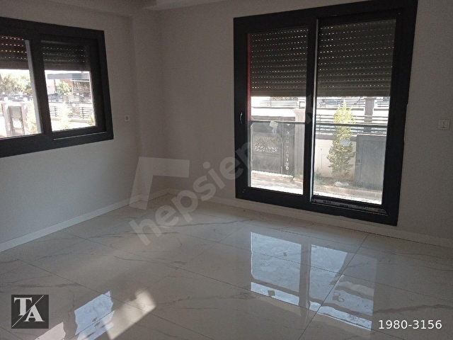 TA EMLAKTAN TORBALIDA SIFIR BİNADA OTOPARKLI 120 M2 KİRALIK