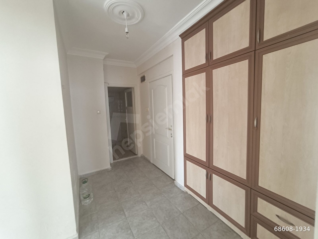 ASİLDEN TOROSTA DOĞALGAZ KOMBİLİ 3+1 ÇİFT BANYOLU YENİ BOYALI - Görsel 4