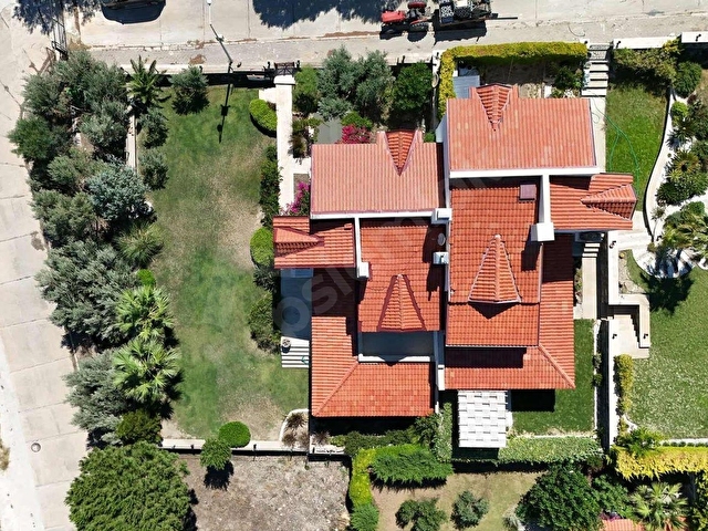 Çeşme Ildırı Günkent Sitesinde Deniz Manzaralı Özel Plaj ve Koy - Görsel 12