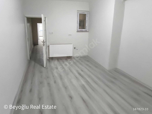 Beyoğlu Aynalıkavakta, Yenilenmiş Geniş 1+1 Satılık Daire - Görsel 13