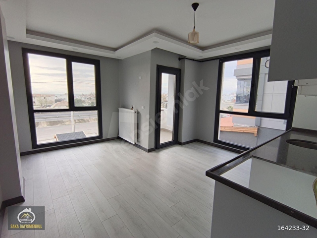 Denize 50mt mesafede Güney cephe iskanlı 1+1 Daire sıfır kombili - Görsel 18