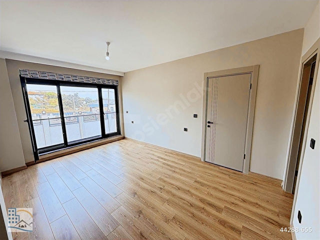 Şile Çayırbaşında Müstakil, Havuzlu, 5+1 Lüks Villa - Görsel 24