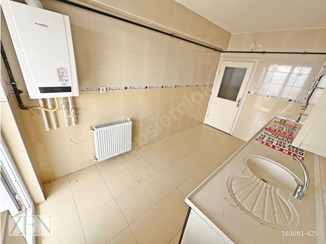 SANCAKTEPEDE GÜNEY CEPHE ŞEHİR MANZARALI ARAKAT GENİŞ 130M² 3+1 - Görsel 5