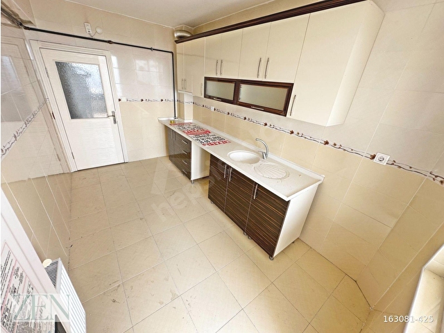 SANCAKTEPEDE GÜNEY CEPHE ŞEHİR MANZARALI ARAKAT GENİŞ 130M² 3+1 - Görsel 4
