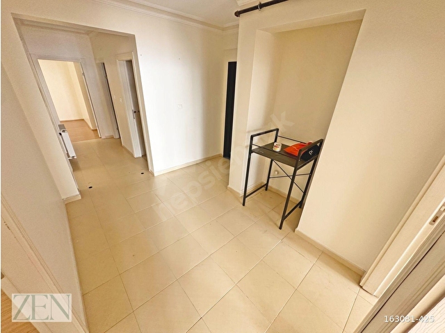 SANCAKTEPEDE GÜNEY CEPHE ŞEHİR MANZARALI ARAKAT GENİŞ 130M² 3+1 - Görsel 14
