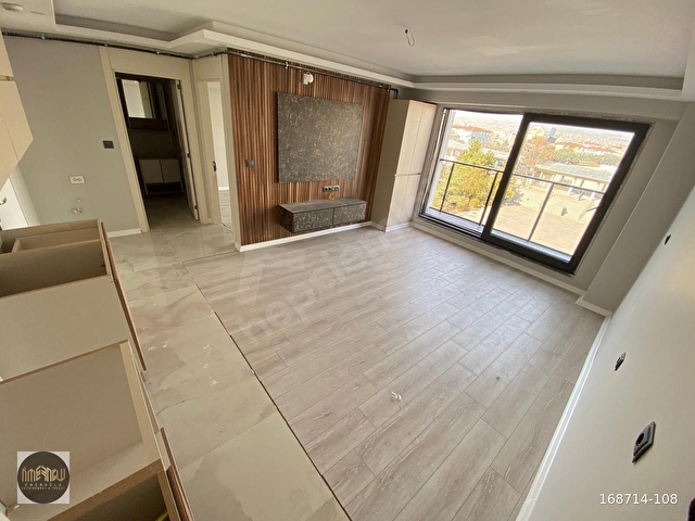 KAVAKLIDERE MAH KOCATEPE CAMİİ MEYDANDA YENİ BİNA SATILIK 1+1 DAİRELER
