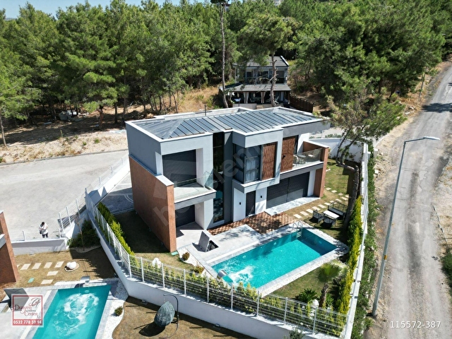 Kuşadası AkıllıEv Sistemli Müstakil Havuzlu EşyalıLüks 4+1 Villa - Görsel 23