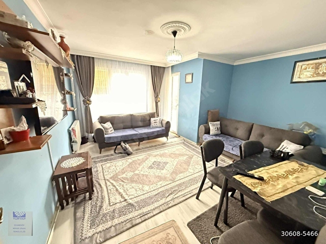 ÇEKMEKÖYDE ACİL SATILIK İSKANLI ASANSÖRLÜ 2+1 ARAKAT DAİRE - Görsel 2