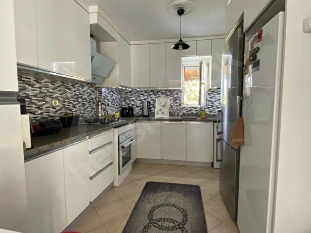 İKTİSAT EMLAKDAN SERİK KADRİYEDE SİTEİÇİ 4+1 225M2 HAVUZLU GÜVENLİKLİ TRİPLEX VİLLA - Görsel 7