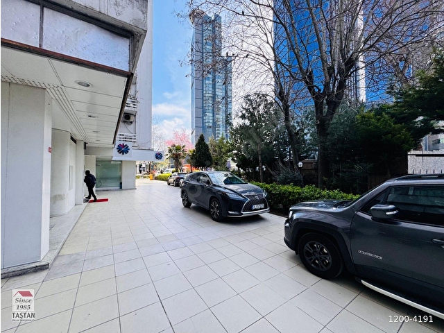 ZİNCİRLİKUYUDA 120 M2 BAKIMLI 4+1 OFİS KATI - Görsel 18
