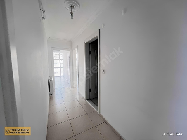 Çiğlide Merkezi Konumda, Ebeveyn Banyolu 2+1 Kiralık - Görsel 2