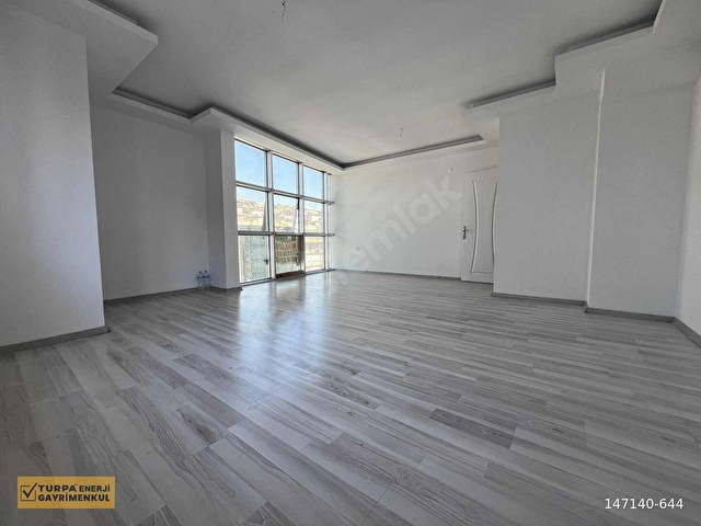 Çiğlide Merkezi Konumda, Ebeveyn Banyolu 2+1 Kiralık - Görsel 12